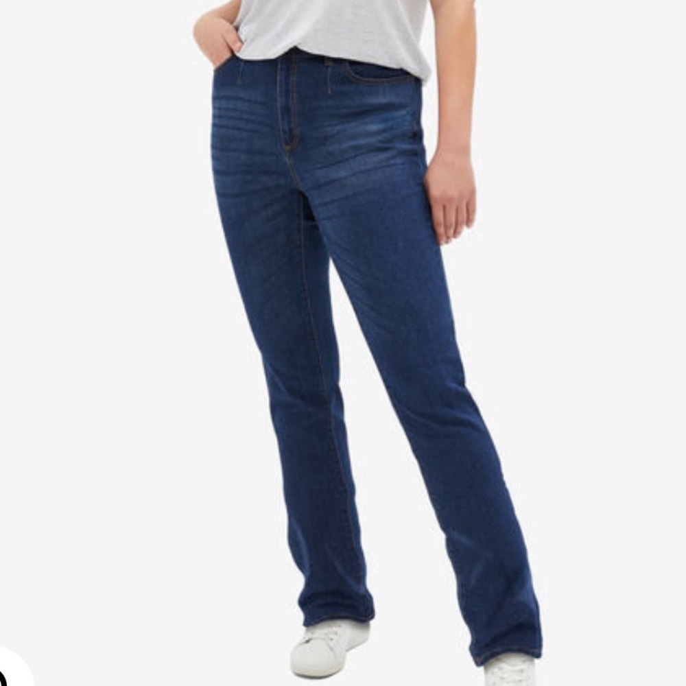 Ellos Straight Leg, High Rise, Light Blue Wash Denim Jeans in Size 28